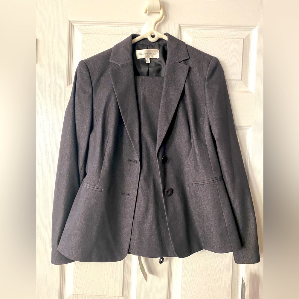 Ladies Jones New York 2 piece Pant Suit in Denim Grey/Blue Size 8